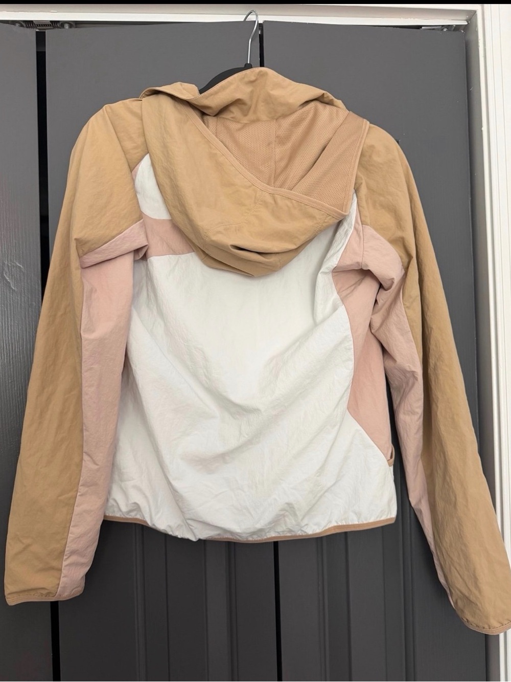 Nike England Women’s Windrunner-S-NWT - Picture 5 of 5